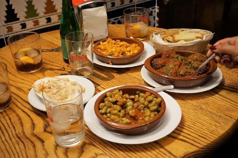 Granada: Traditional Tapas and Wine Tour - The Itinerary in Detail  