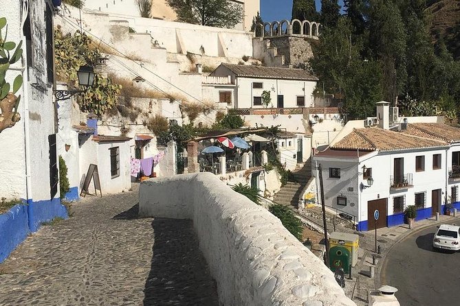 Granada Walking Tour: Albaicin and Sacromonte Quarters - Admire Views of Alhambra