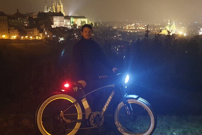 Grand City Tour of Prague on Retro Styled E-Bike - Who Should Consider This Tour?
