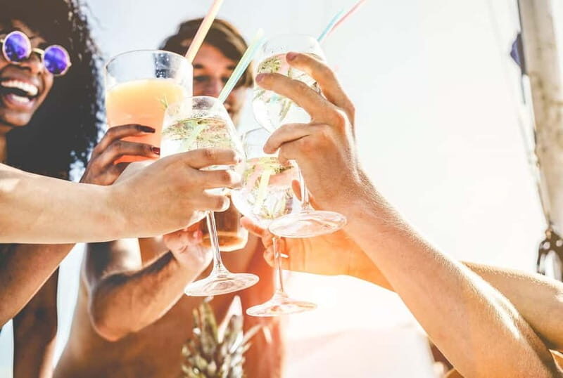 Grand Finale - SAIL-OUT: VIP Cruise with Snacks & Drinks - An Authentic Look at the SAIL-OUT VIP Cruise