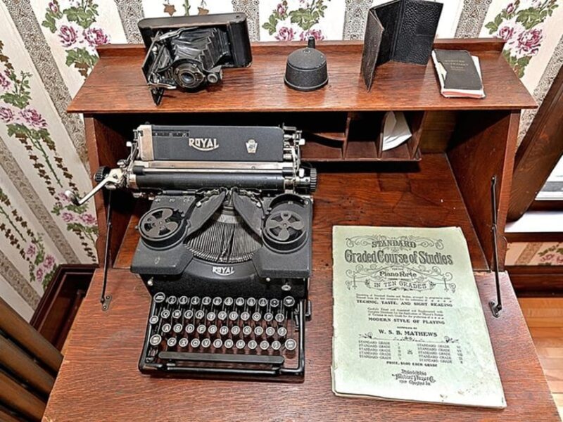 Grand Rapids: Judy Garland Museum Guided Tour - Museum Features