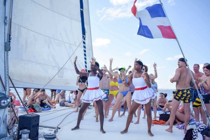 Grand Sirenis Punta Cana - Resort Round Trip Shuttle - Punta Cana Airport - Passenger Capacity