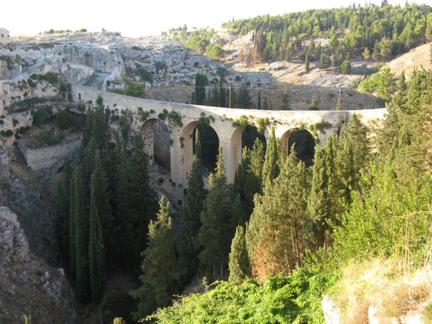 Gravina in Puglia James Bond 007 Guided Walking Tour - Key Points
