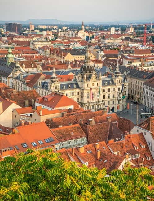 Graz: Guided 2-hour private city tour - A Close Look at the 2-Hour Graz Tour