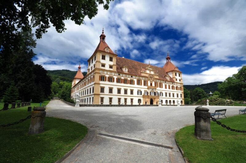 Graz: Private Old Town Highlights Bike Tour - Unique Experience With a Guide
