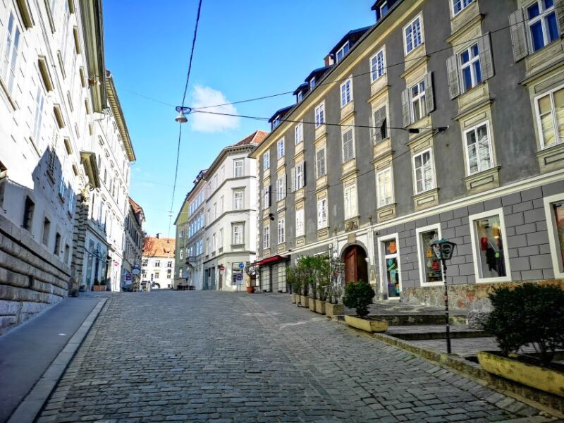 Graz: Schlossberg Private Guided Tour - Accessibility and Special Features