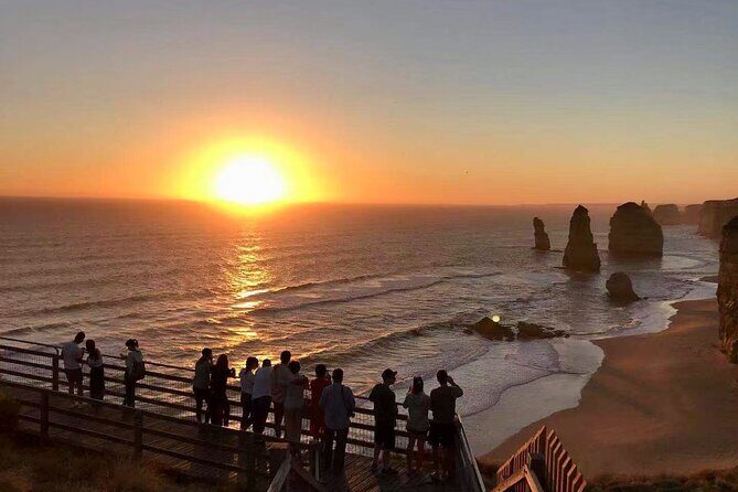 Great Ocean Road 12 Apostles Tour - Less crowd more highlights - Key Points