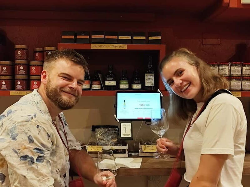 Great red wines: guided tasting and interactive game in Bologna - Key Points  