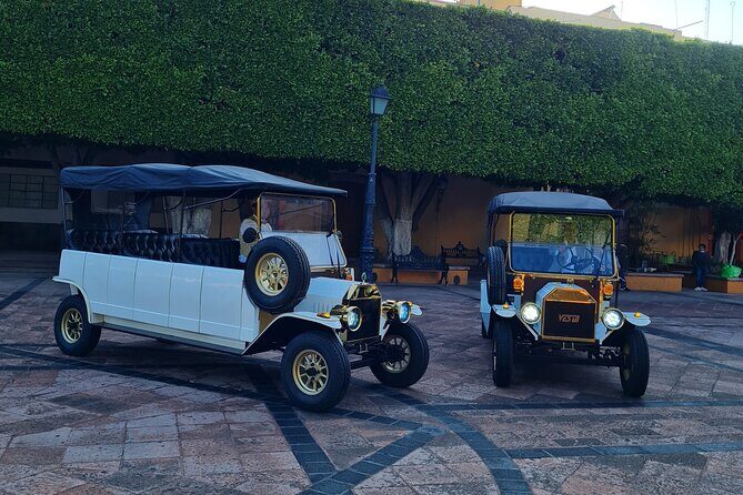 Great tour in a vintage Ford-T electric car (replica) - Exploring Querétaro in a Vintage Electric Car: A Delightful Tour