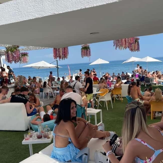 Greece: RnB Bottomless Brunch - Key Points