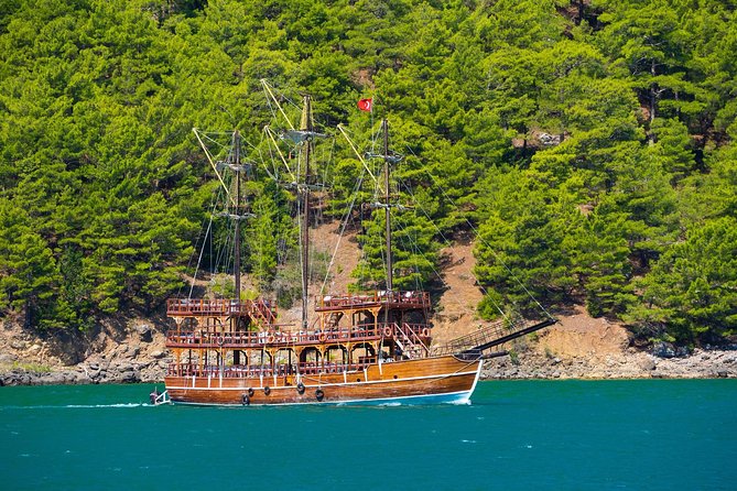 Green Canyon Boat Trip With Lunch and Beverages From Side - Complimentary Soft Drinks Onboard