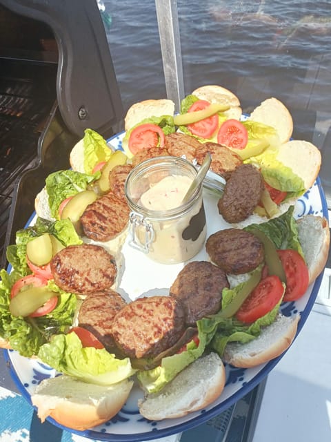 Groningen: Private Highlights BBQ with Drinks on the Lake - What to Expect from the Experience