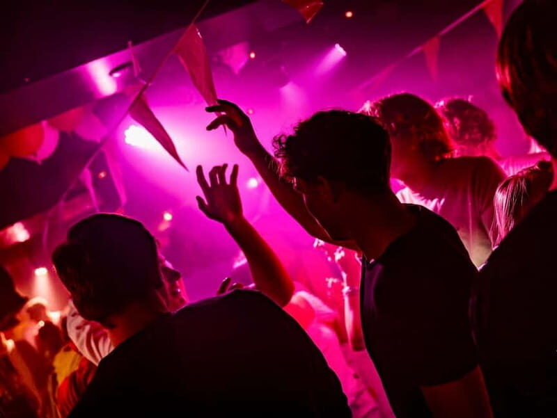 Groningen: Pub Crawl with Pub Quiz, Free Shots and Games - What To Expect from the Groningen Pub Crawl