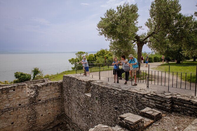 Grotte di Catullo Archeological Tour in Sirmione - Key Points