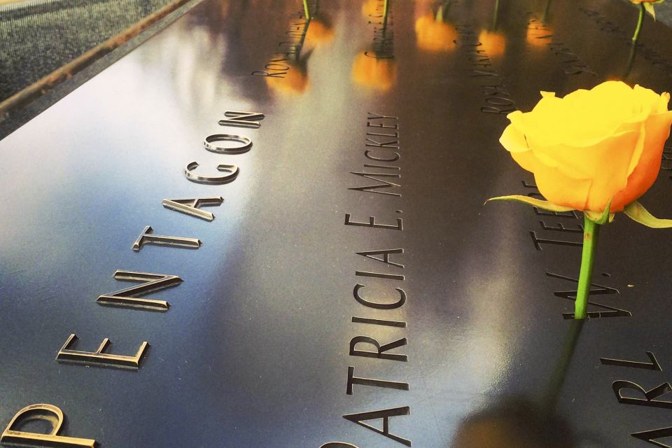 Ground Zero 9/11 Memorial Tour & Optional 9/11 Museum Ticket - Language and Accessibility