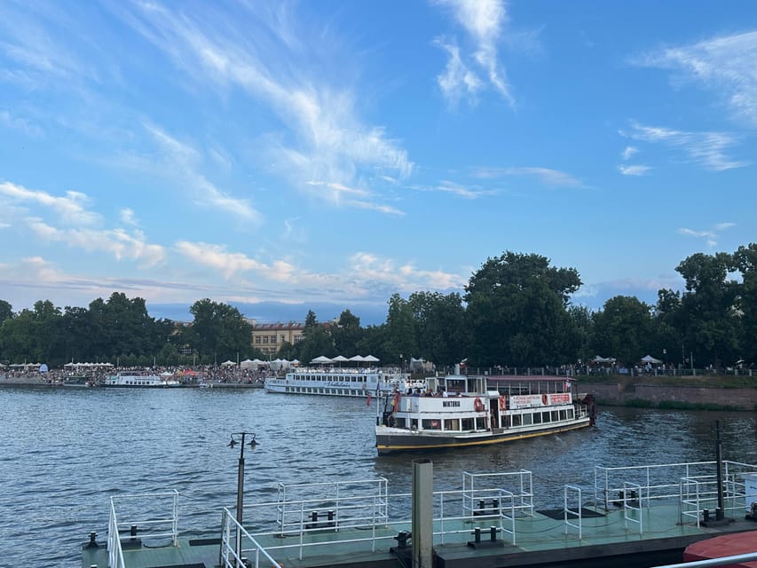 Group city tour (walking tour) through Wroclaw in German - Key Points