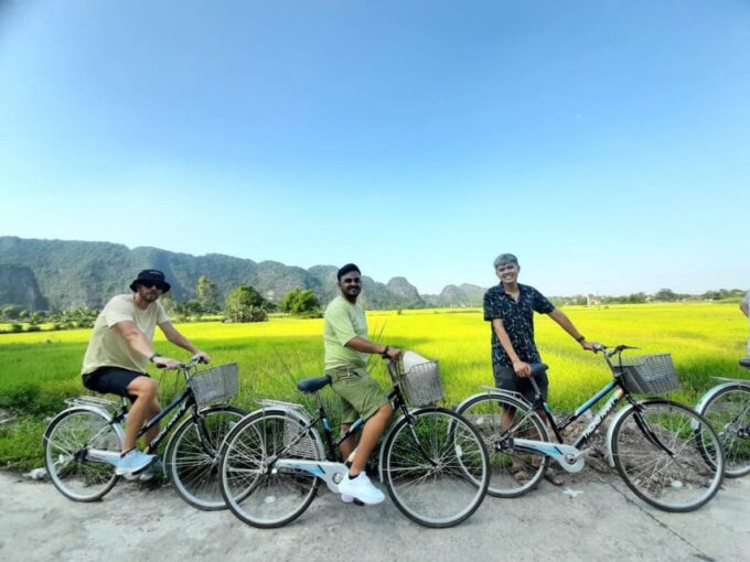 Group or Private Tour Hoa Lu Trang an Mua Cave W Boat - Cruising Through Tam Coc and Trang An