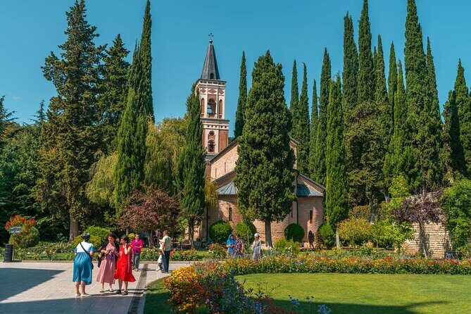 Group Tour from Tbilisi: Sighnaghi, Bodbe & 8 Wine Tastings - Who Should Consider This Tour?