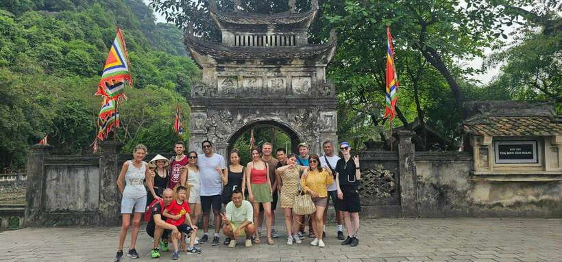 Group Tour: Hoa Lu - Trang an Boat Trip - Mua Cave - Key Points