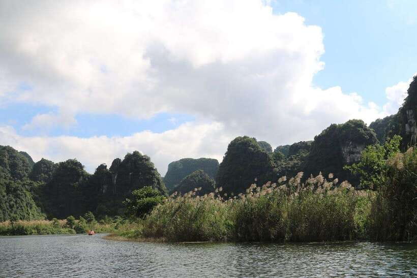 Group Tour: Hoa Lu - Trang an Boat Trip - Mua Cave - Booking Information and Policies