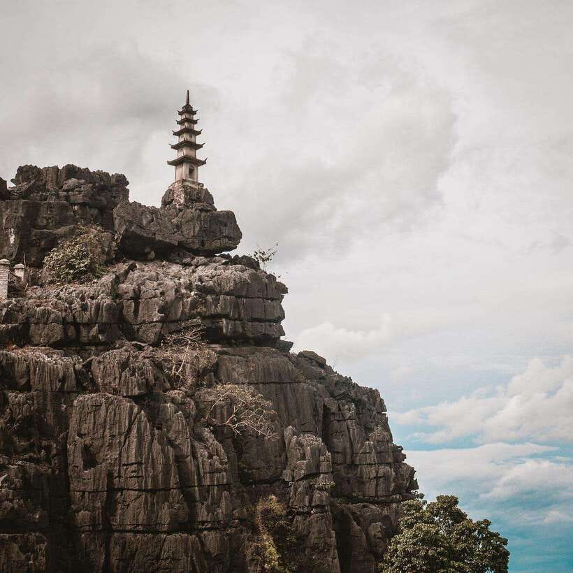 Group Tour: Hoa Lu - Trang An/Tam Coc - Mua Cave From Ha Noi - Key Points
