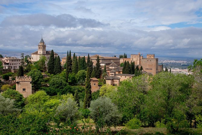 Group Tour: the Alhambra of Granada - Historical Significance and Context