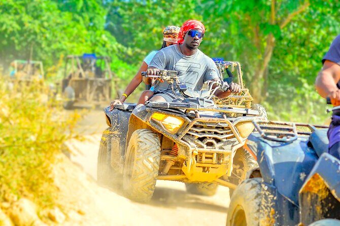 Grupo Pequeño en Buggys o ATV por el lodo en Punta Cana - Key Points
