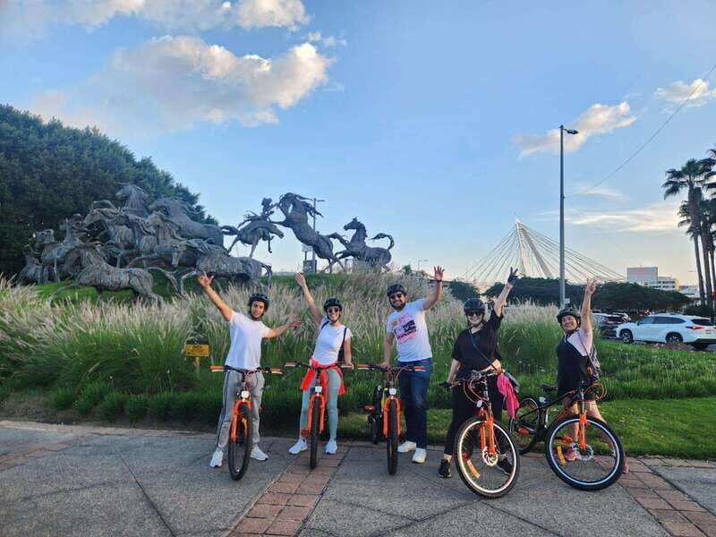 Guadalajara: Bicycle tour of the city visiting places of interest. - An Introduction to Cycling the Heart of Guadalajara