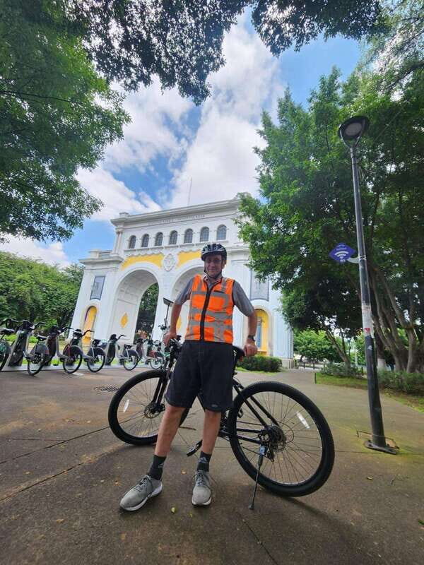 Guadalajara: Bicycle tour of the city visiting places of interest. - FAQ