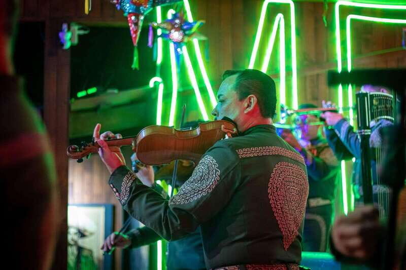 Guadalajara: Guided Tlaquepaque Night Tour with Hotel Pickup - Exploring Tlaquepaque and Guadalajara After Sunset