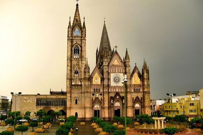 Guadalajara Highlights Custom Walking Tour With A Guide - Why This Tour Works Well for Travelers