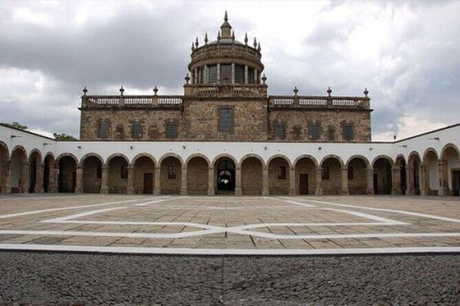 Guadalajara Highlights Custom Walking Tour With A Guide - Who Should Consider This Tour?