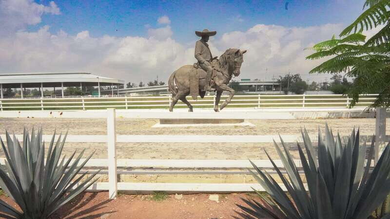Guadalajara: Lake Chapala and Ajijic Day Trip with Boat Trip - The Practical Side — What to Expect