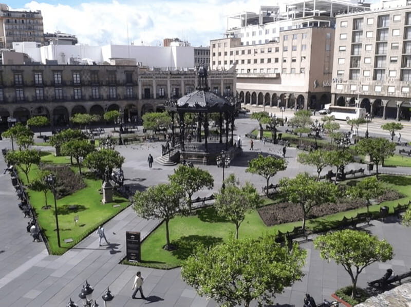 Guadalajara : Must-See Sites Walking Tour With A Guide - Key Points