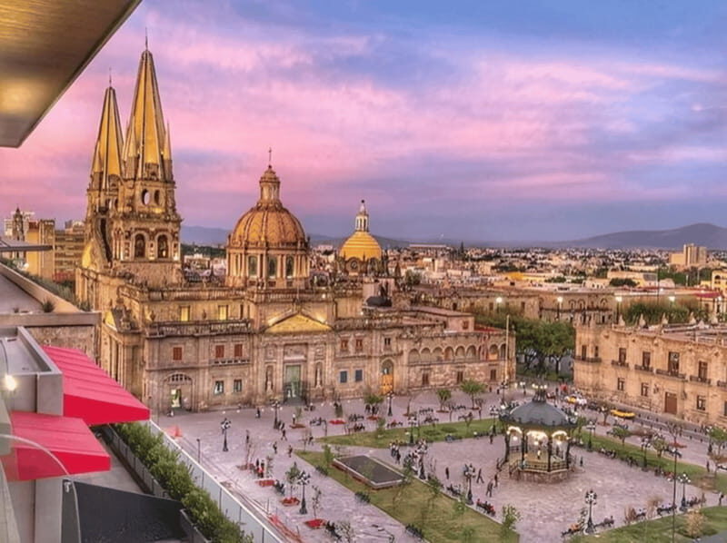 Guadalajara : Must-See Sites Walking Tour With A Guide - An Authentic Glimpse into Guadalajara’s Heart
