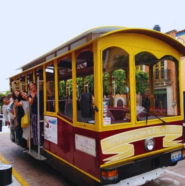 Guadalajara:Tlaquepaque Tramway Tour +Tile Painting & Drinks - Exploring Art and Tradition