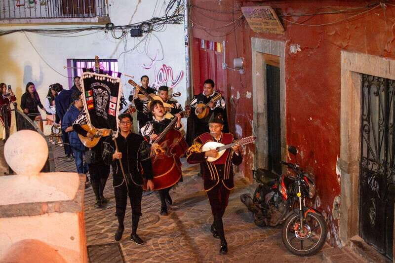Guanajuato: Night Walk with the Estudiantina - Authentic Experience and Cultural Insight