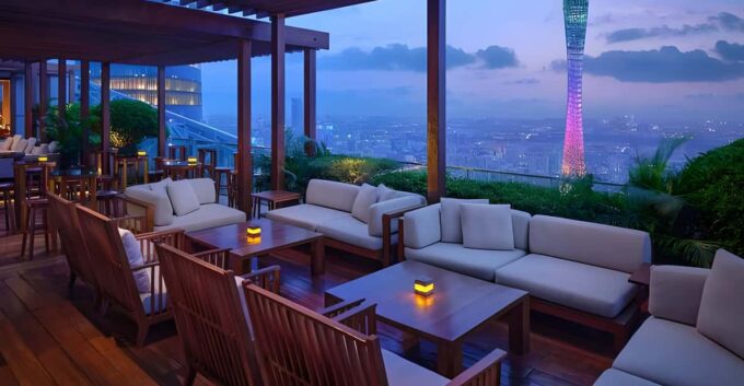 Guangzhou: 70 Floor Rooftop Openair Bar, Sunset & Light Show - Age Requirement