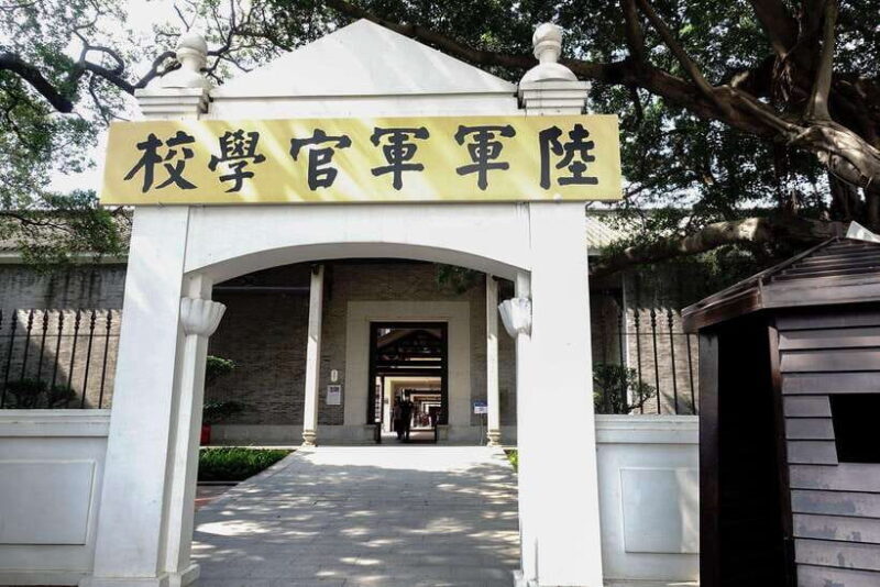 Guangzhou: Historic Blocks, Local Food Market & Night View - Key Points