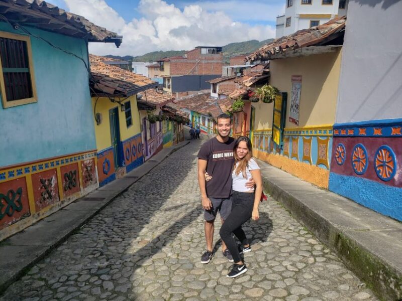 Guatapé: Horseback Ride & Tour Combo - Exploring Guatapé Town