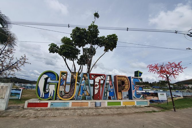 Guatape Town With El Penol Giant Rock - Exploring El Penol Giant Rock