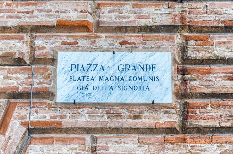 Gubbio: Old Town Guided Walking Tour With Piazza Grande - Historical Significance of Gubbio