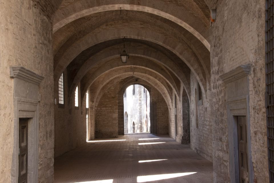 Gubbio: Old Town Guided Walking Tour With Piazza Grande - Tips for Your Visit