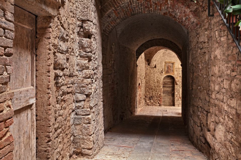 Gubbio: Private Walking Tour and Food Tasting - Key Points