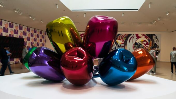 Guggenheim: Art Explained by Artists - Engaging and Knowledgeable Tour Guides