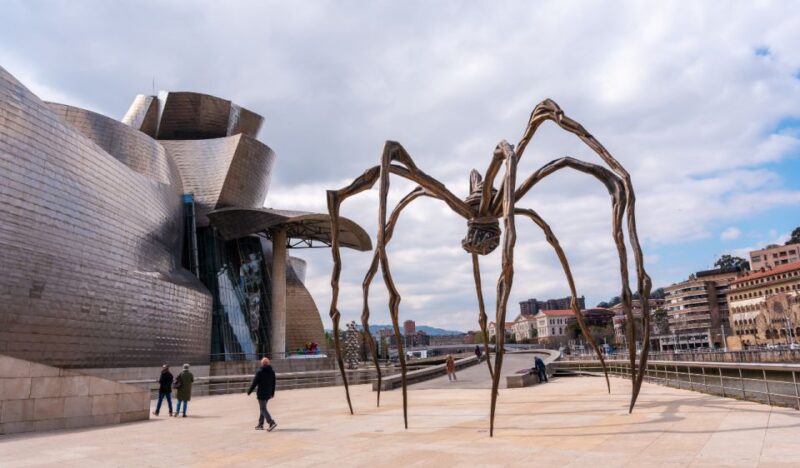Guggenheim Museum Bilbao Private Tour With Official Guide - Discovering Modern Art