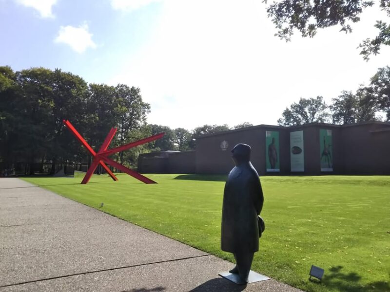 Guide in Japanese Kroller-Müller Museum by Private Car - Transportation Details