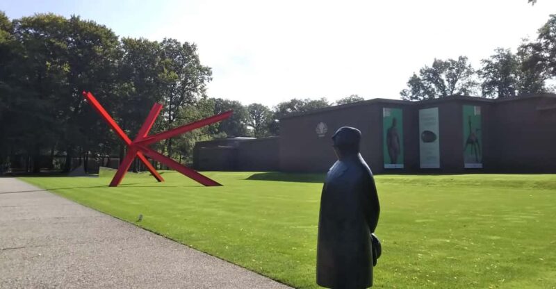 Guide in Japanese Kroller-Müller Museum by Private Car - Private Driver Experience