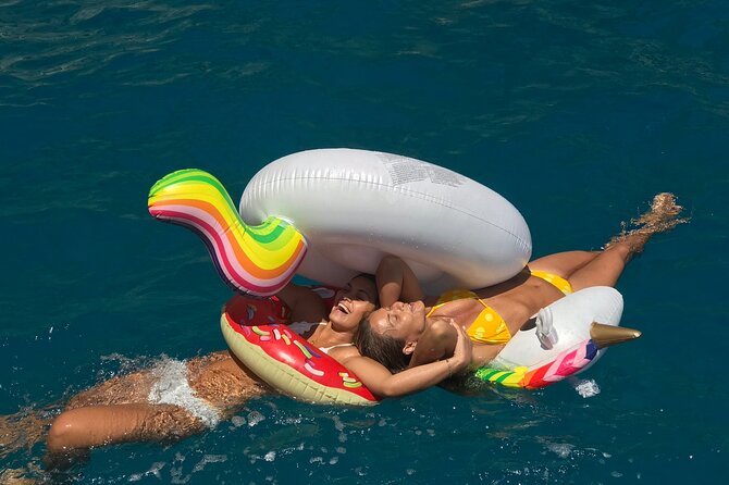 Guided Day by Boat to the Secrets of the Island of Capri - Lunch and Limoncello Tasting