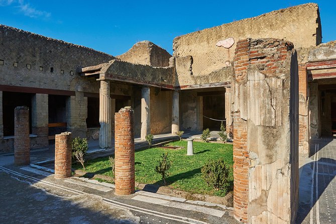Guided Day Tour of Pompeii and Herculaneum With Light Lunch - Pompeii Lunch